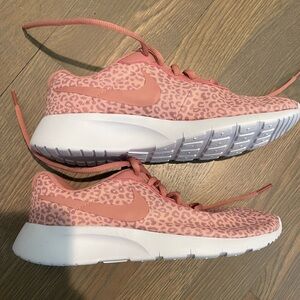 Nike girls Pink Animal Print Sneakers